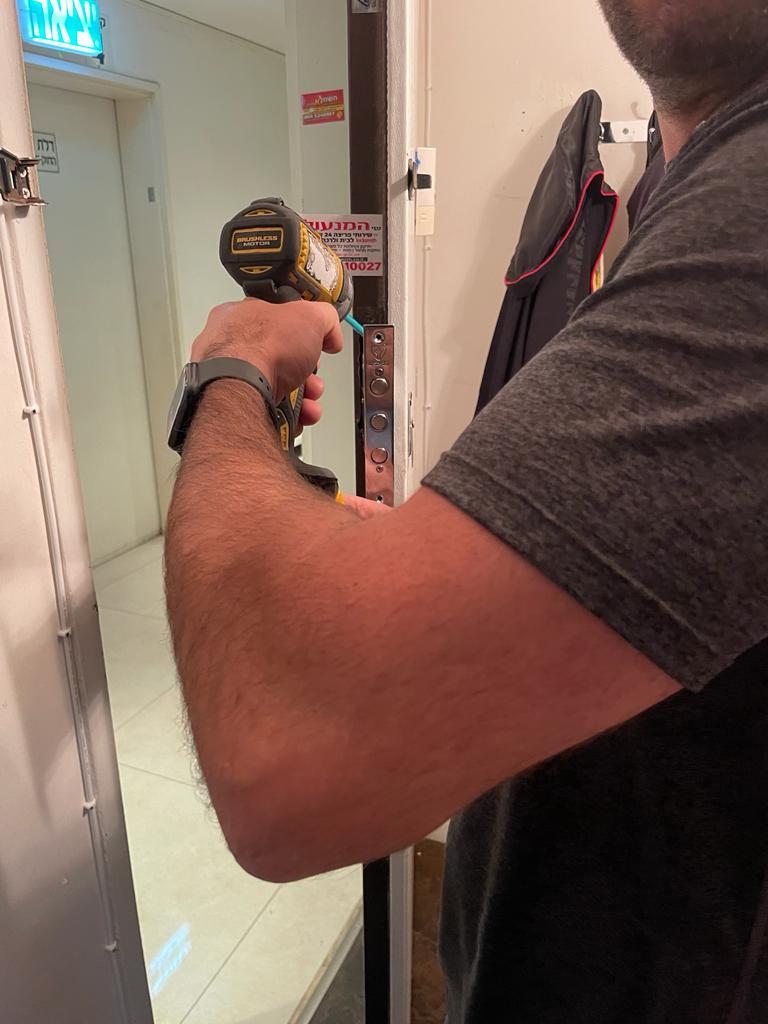 התקנת מנעול כספת בכפר סבא