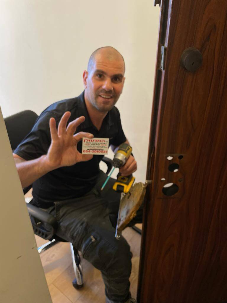 למה לבחור בשי מנעולן ברחובות