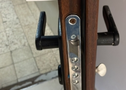 דלת אחרי החלפת מנגנון שנתקע